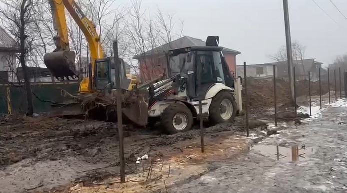 Фото: строительство канала в х. Красный Крым \\ кадр с видео главы администрации