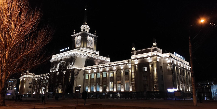 Фото: Вокзал Волгограда ночью, кадр 1rnd