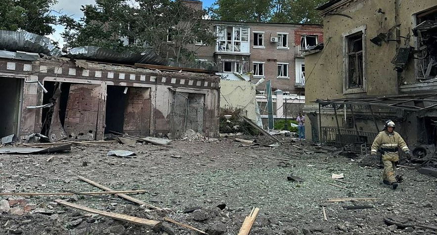 Фото: Место взрыва ракеты в Таганроге, кадр ТГ-канала Василия Голубева