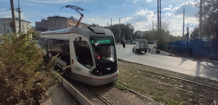 Фото: Трамвай в центре Ростова, кадр 1rnd