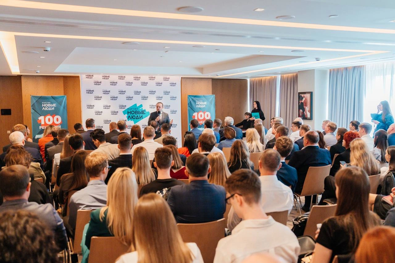 Владислав Даванков на встрече с однопартийцами в Ростове