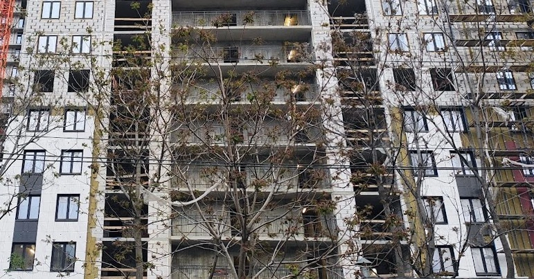 Фото: Строящийся дом, кадр из архива 1rnd