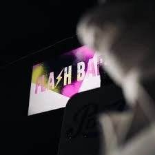 FLASH BAR