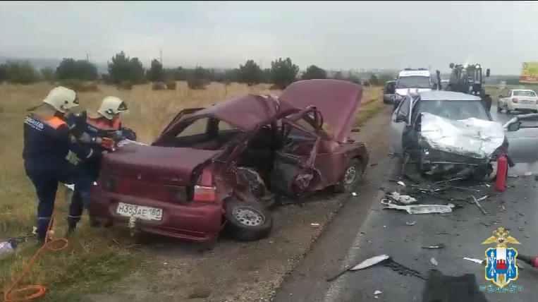 Фото: ДТП с 6 погибшими на трассе под Таганрогом, кадр ГИБДД