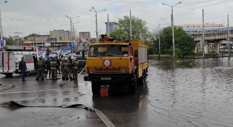 Фото: В Ростове на Пойменной ограничат движение транспорта в ночь на 17 ноября // фото из публикаций 1rnd