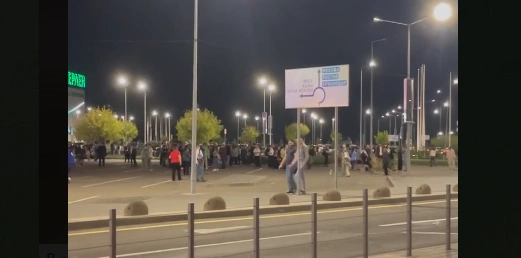 Фото: Эвакуация ТЦ Мега в Ростове, кадр очевидца