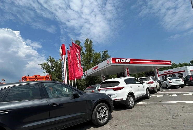 Фото: АЗС в Ростове // кадр из архива 1rnd