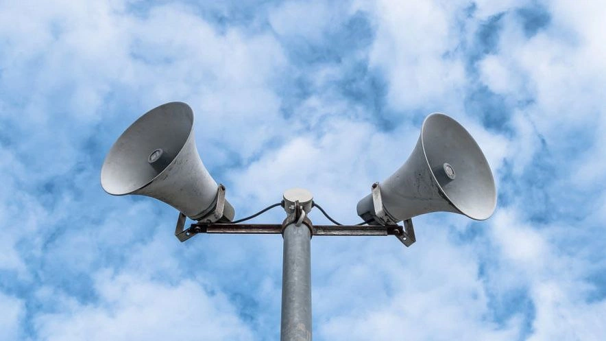 Фото: громкоговорители систем оповещения // кадр из ТГ УГОЧС Ростова