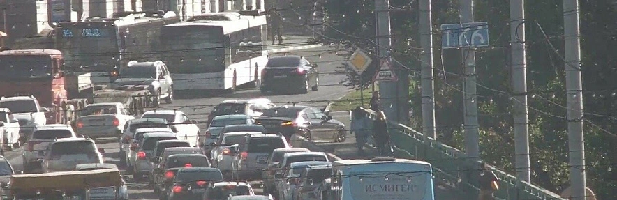 Фото: В Ростове с понедельника ограничат движение в районе моста по проспекту Стачки // фото из публикаций 1rnd