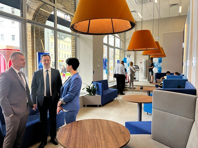 Фото: Современный банковский сервис в шаговой доступности смогут получать 100 млн россиян, фото - ВТБ