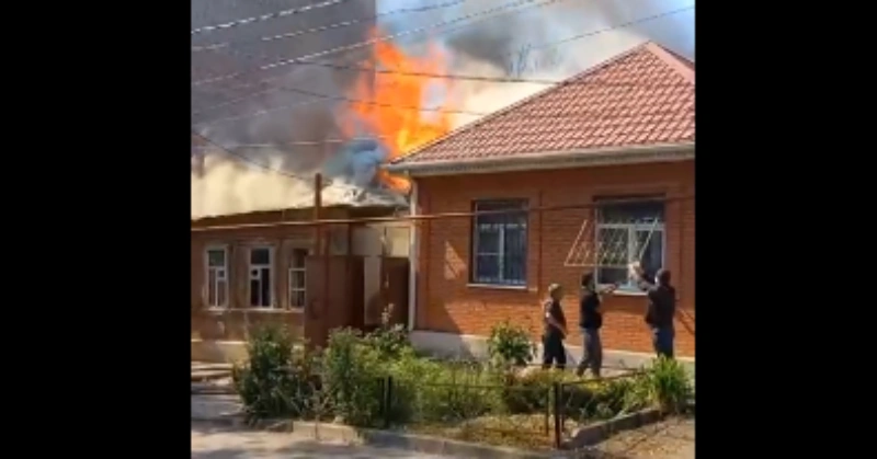 Фото: Пожар в Нахичевани 12 сентября, кадр очевидца