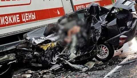 Фото: Два человека разбились насмерть в аварии с большегрузом на трассе Шахты - Цимлянск, фото - соцсети