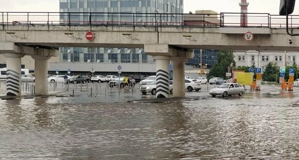 Фото: Затопление на Привокзальной площади Ростова / архив 1rnd
