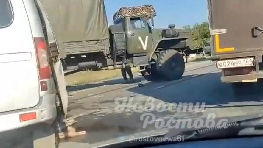 Фото: В Ростовской области в ДТП с военным грузовиком пострадали 8 человек / фото: тг-канал "Это Ростов"