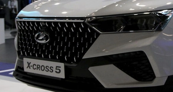 Фото: LADA X-Cross 5 - фрагмент кузова, кадр производителя