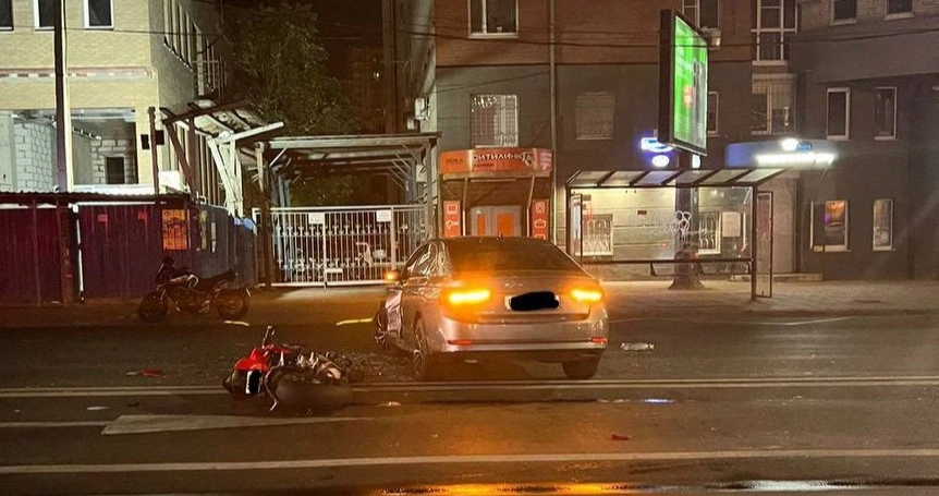 Фото: ДТП с байком на Кировском - Красноармейской, фото ГИБДД РО