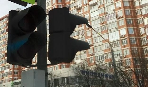 Фото: неработающий светофор в Ростове, кадр 1rnd