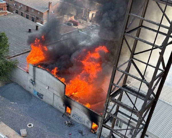 Фото: крупный пожар на Горсоветской, кадр очевидца