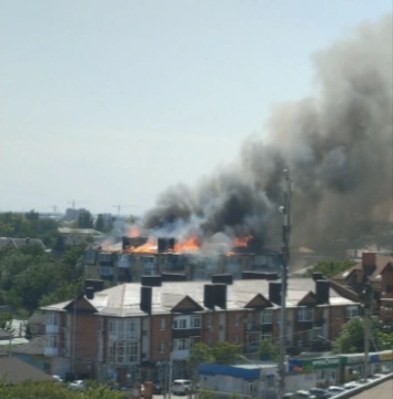 Фото: кадрами пожара в Батайске делятся очевидцы в сетях