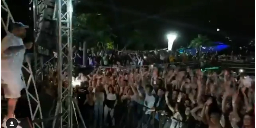 Фото: Выступление Басты в "Эмбарго" в 2020 году, кадр из архива публикаций 1rnd