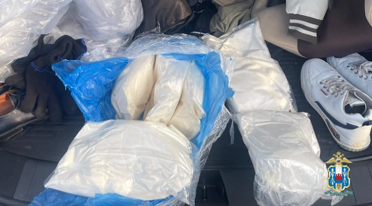 Фото: Наркополицейские задержали автокурьера с 6 кг мефедрона в Ростовской области, кадр - ГУМВД РО