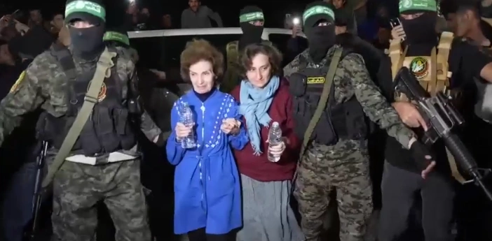 Фото: Группировка ХАМАС освободила из плена ростовского врача Ирину Татти и её дочь // кадр из соцсетей