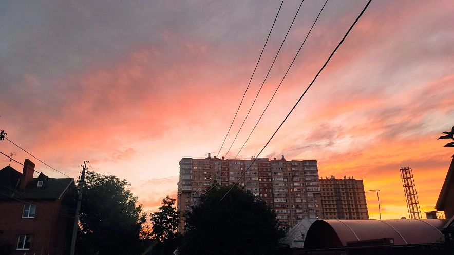 Фото: жаркий летний закат в Ростове, кадр 1rnd