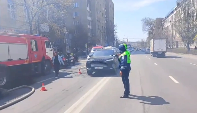 Фото: пожар на Красноармейской в Ростове, кадр ГАИ