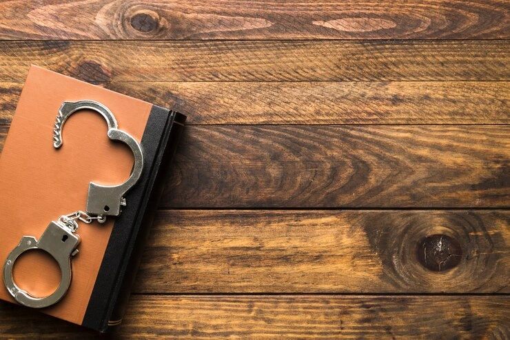 Фото: директора в Батайске подозревают в превышении полномочий // фото с сайта Freepik.com