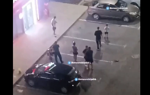 Фото: стрельба на Суворовском // скриншот видео из ТГ-канала "Суворовский Ростов-на-Дону"