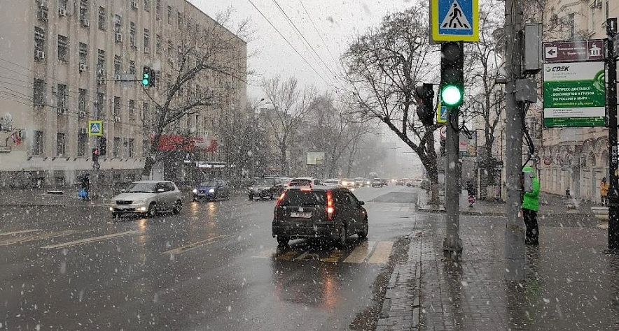 Фото: мокрый снег в Ростове // кадр из архива 1rnd