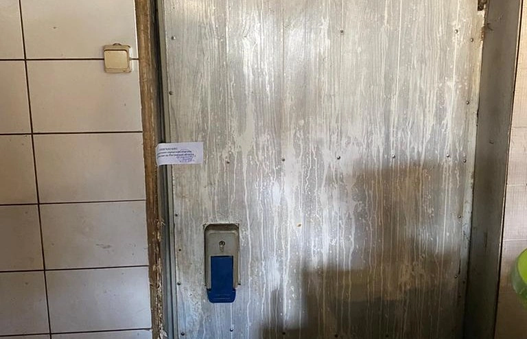 Фото: вход опечатан // кадр ГУФССП России по Ростовской области