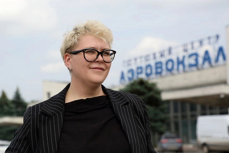 Фото: директор Центрального автовокзала Алёна Беликова, кадр портала "Лидеры России"