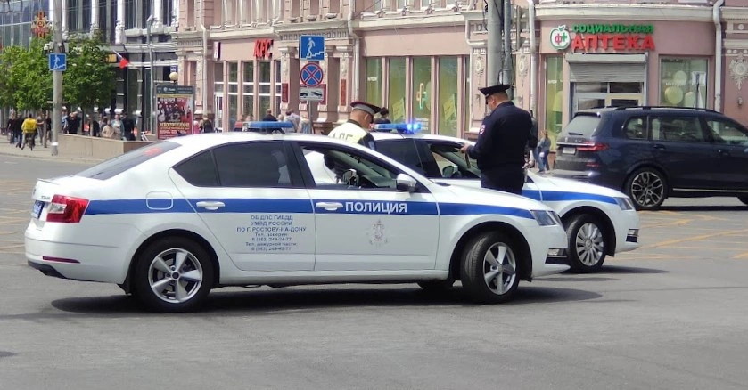 Фото: Автомобили ГИБДД в Ростове, кадр 1rnd