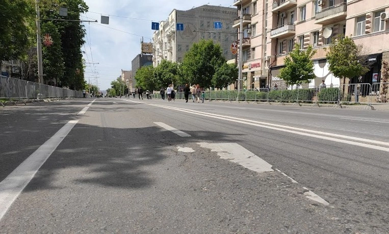 Фото: закрытое движение на Большой Садовой, кадр 1rnd