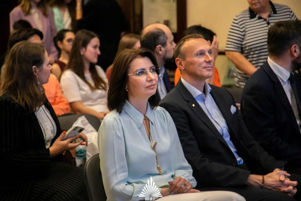 Фото Центр общественных коммуникаций ЮФУ 1.jpg Фото Центр общественных коммуникаций ЮФУ 1.jpg