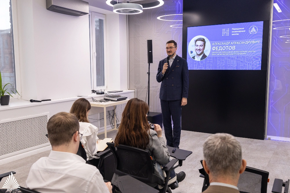 SEV_4900.jpg SEV_4900.jpg