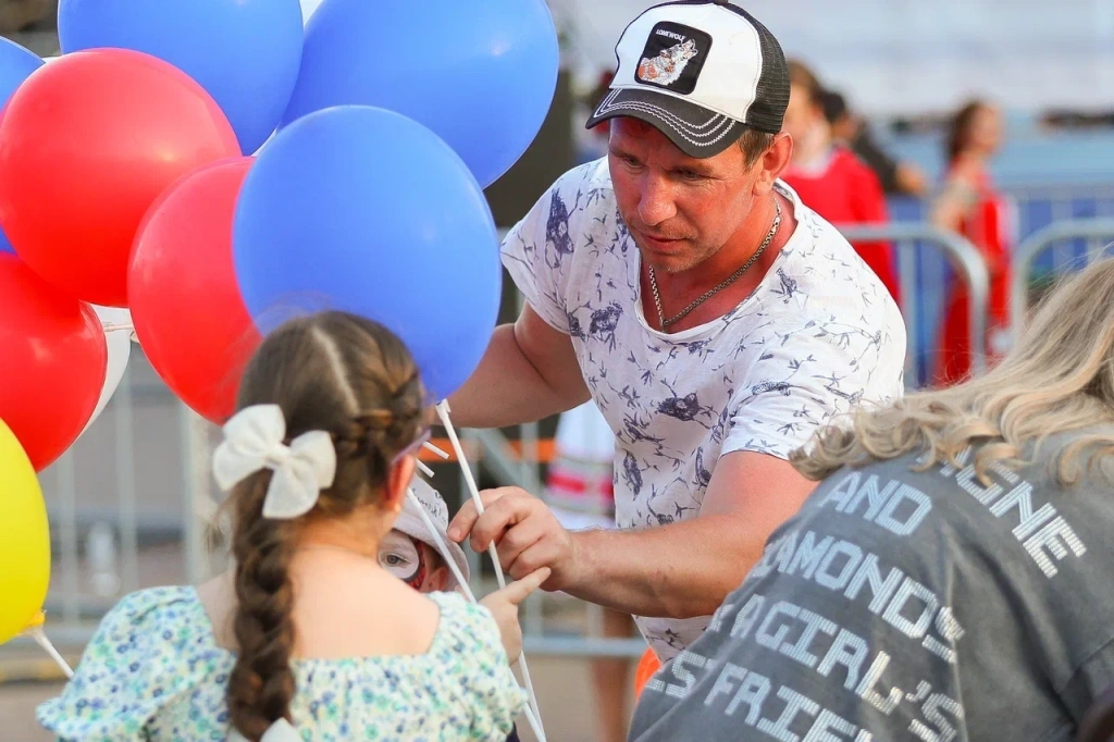 гуляния в паркеЛевобережном.jpg гуляния в паркеЛевобережном.jpg