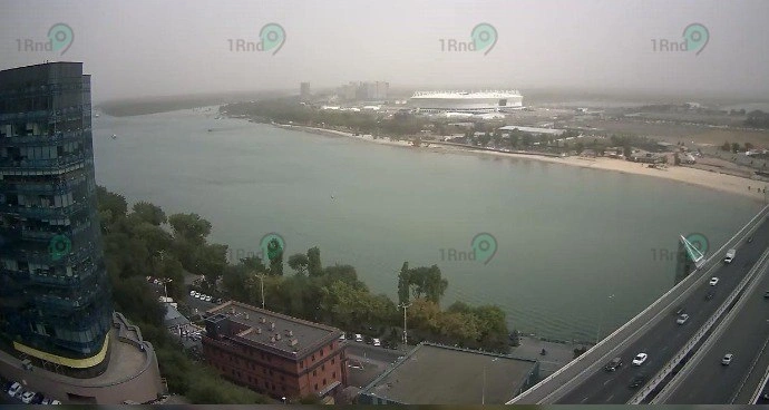 Небо в Ростове стало тускло-жёлтым из-за пыльной бури Небо в Ростове стало тускло-жёлтым из-за пыльной бури