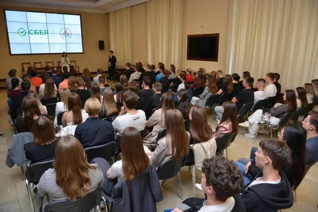 Фотограф Максим Соколовский.jpg Фотограф Максим Соколовский.jpg