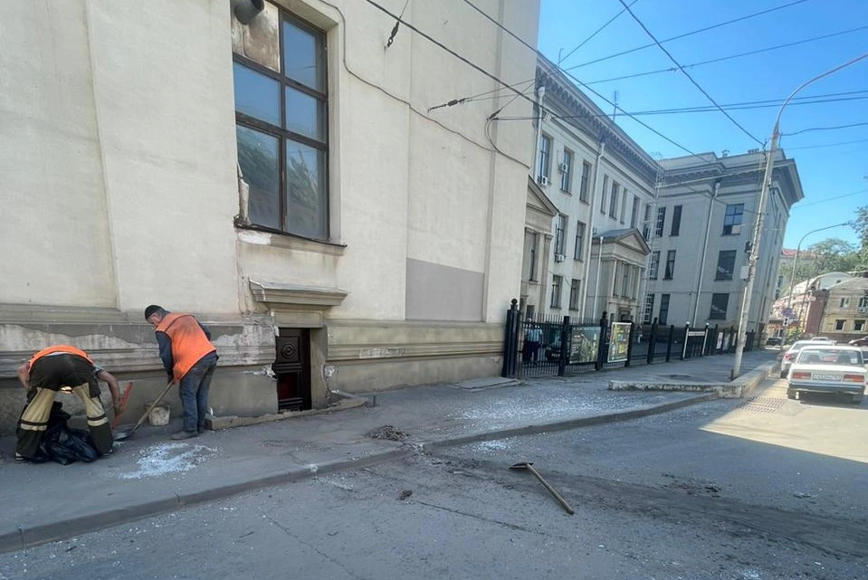 Здание Лендворца после столкновения с трамваем, фото 1rnd Здание Лендворца после столкновения с трамваем