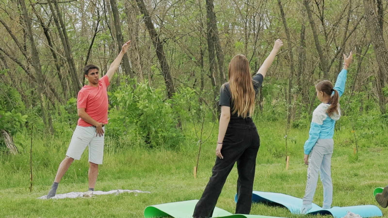 Йога на экопикнике в Левобережной роще