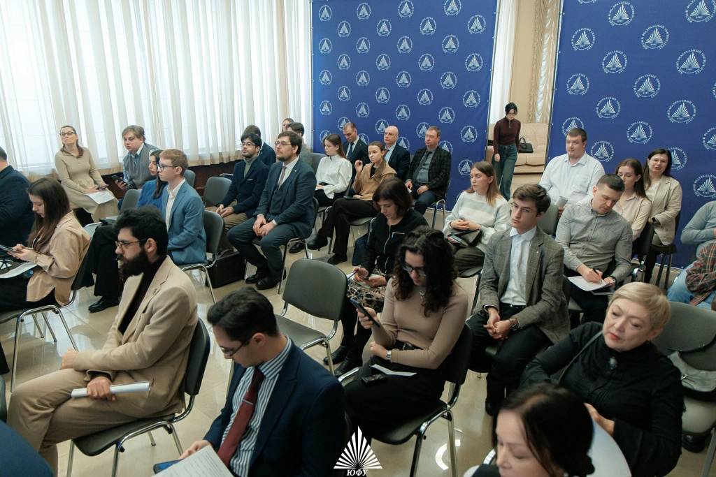 Журналисты и студенты ЮФУ.jpg