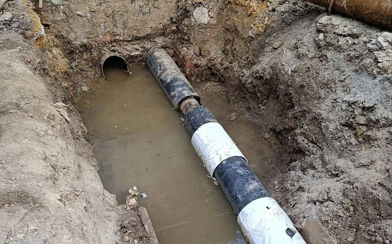 Фото: прорыв на водоводе, кадр ДЖКХ