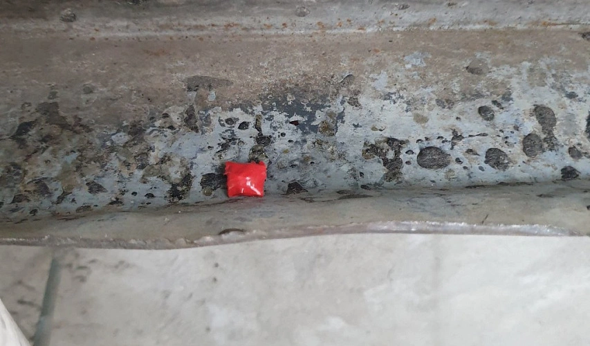 Фото: Закладка с героином // кадры пресс-службы УТ МВД РФ по СКФО