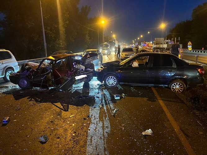 Фото: Массовое ДТП на южном подъезде к Ростову, фото ГИБДД