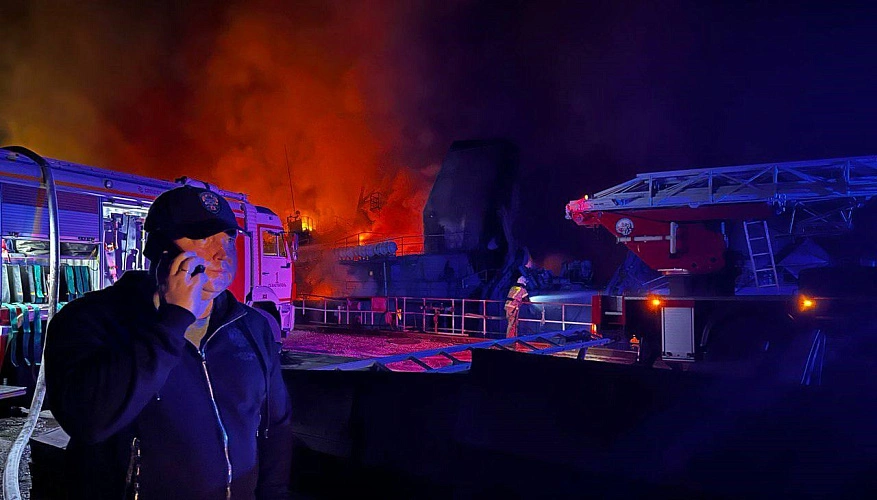 Фото: Ракетная атака ВСУ на судоремонтный завод в Севастополе, кадр из ТГ губернатора Севастополя