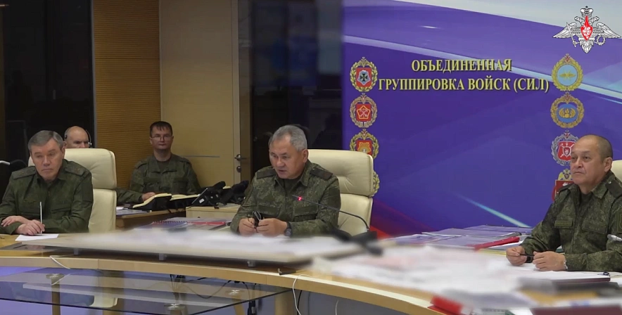 Фото: Сергей Шойгу в ростовском штабе Объединённой группировки войск, кадр Минобороны