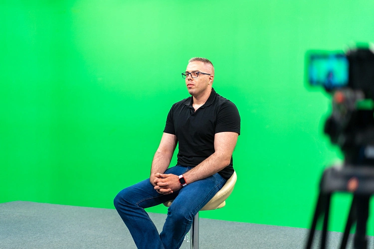 Фото: Учёный, борец и писатель-фантаст Андрей Изюмов стал участником проекта «День рождения Героя», фото - Семён Зеленский