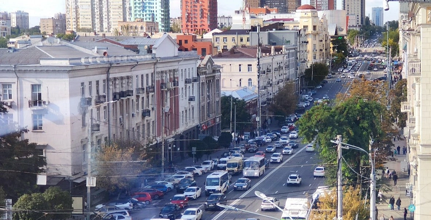 Фото: Здания и машины на Будённовском проспекте в Ростове, кадр 1rnd